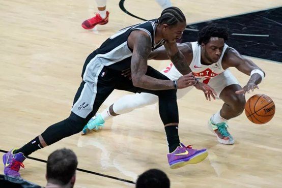 仅是两支球 仅是两支球